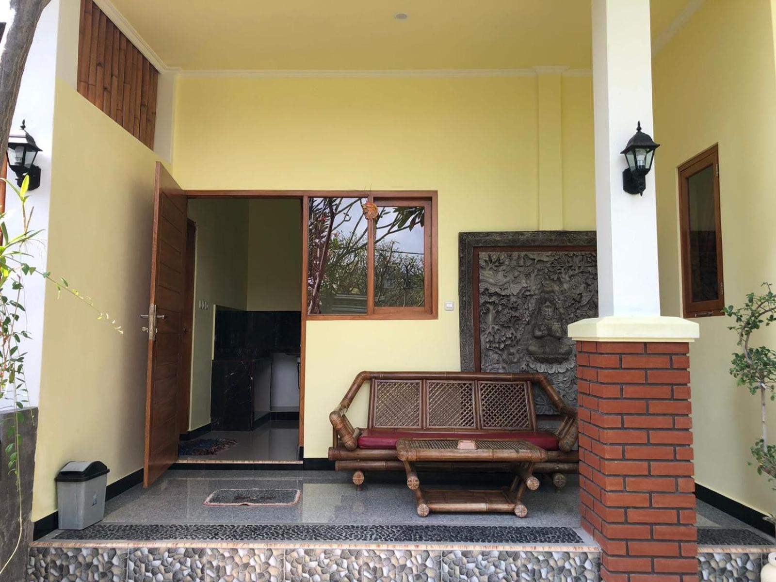 Puri Mandhara Lovina Hotel Buitenkant foto