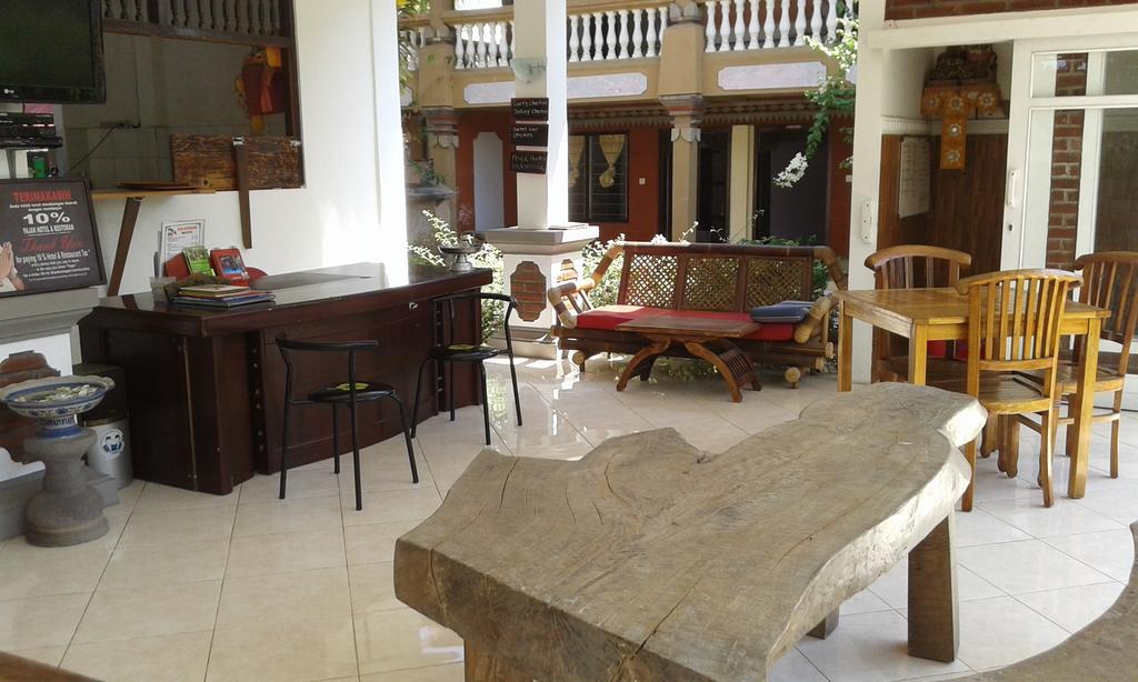 Puri Mandhara Lovina Hotel Buitenkant foto