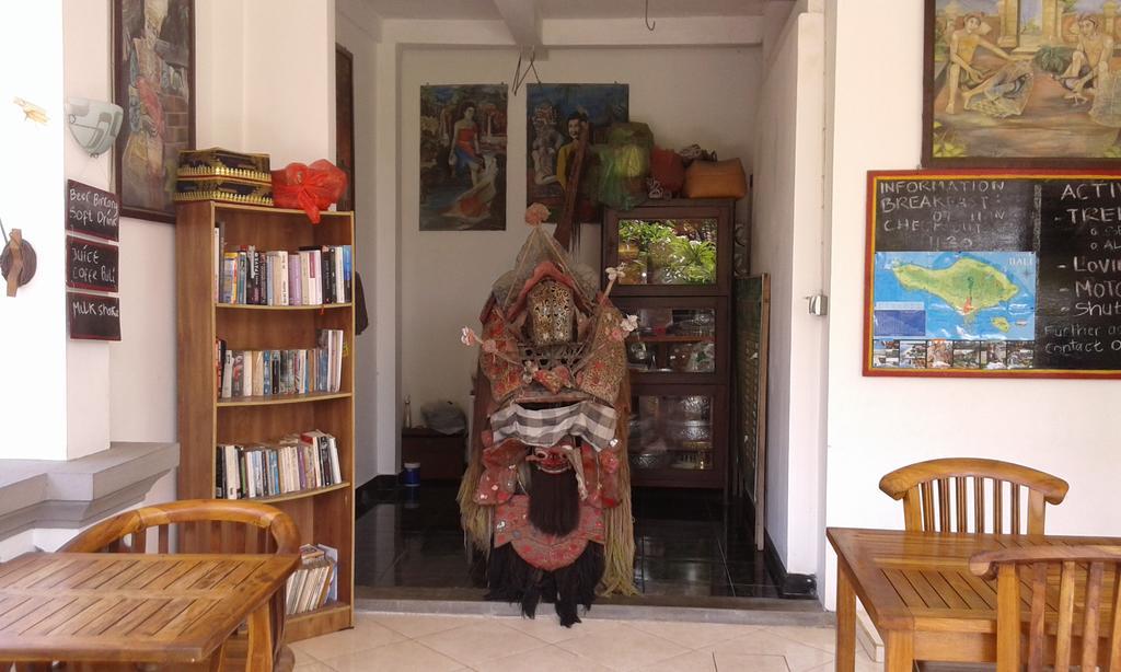 Puri Mandhara Lovina Hotel Buitenkant foto