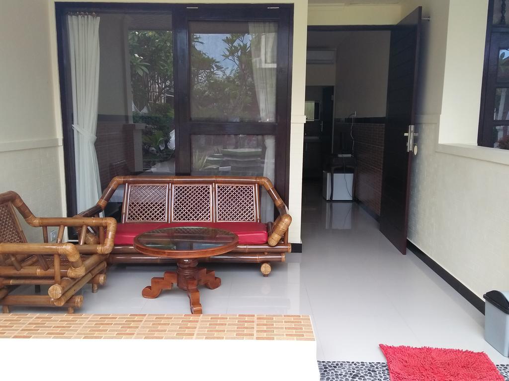 Puri Mandhara Lovina Hotel Buitenkant foto