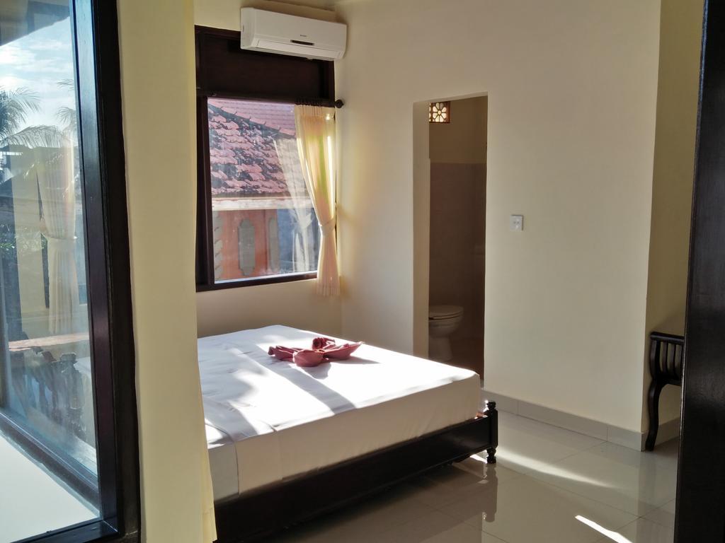 Puri Mandhara Lovina Hotel Buitenkant foto