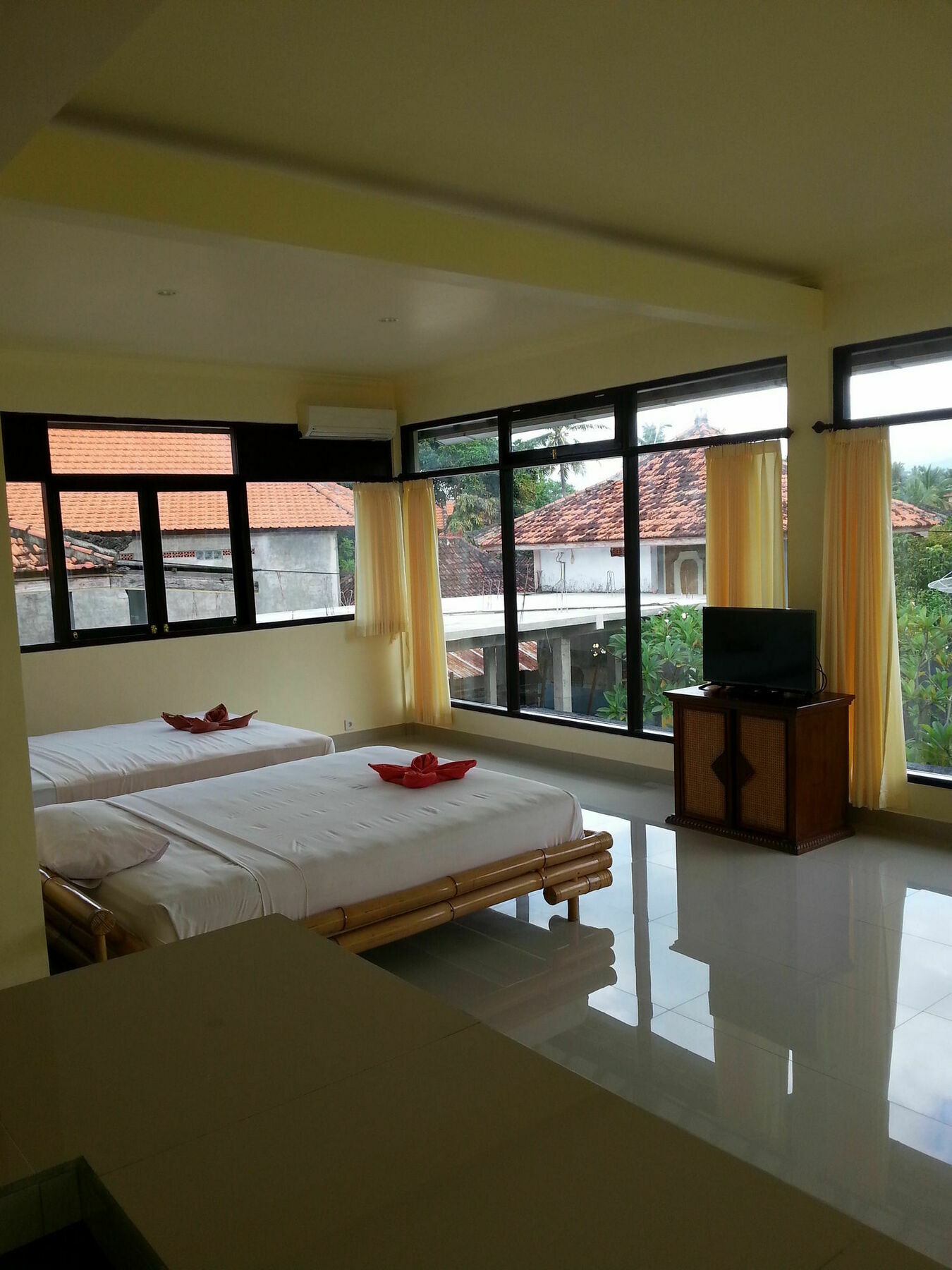 Puri Mandhara Lovina Hotel Buitenkant foto