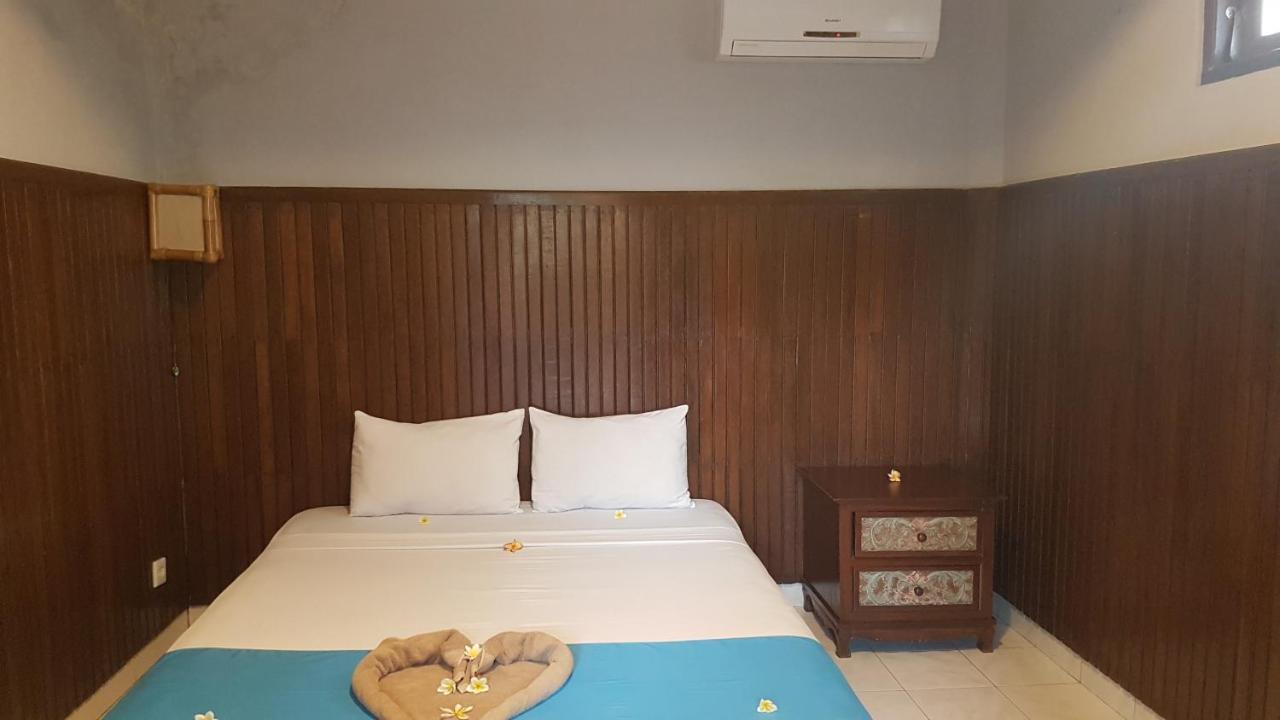 Puri Mandhara Lovina Hotel Buitenkant foto