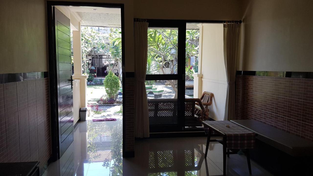 Puri Mandhara Lovina Hotel Buitenkant foto